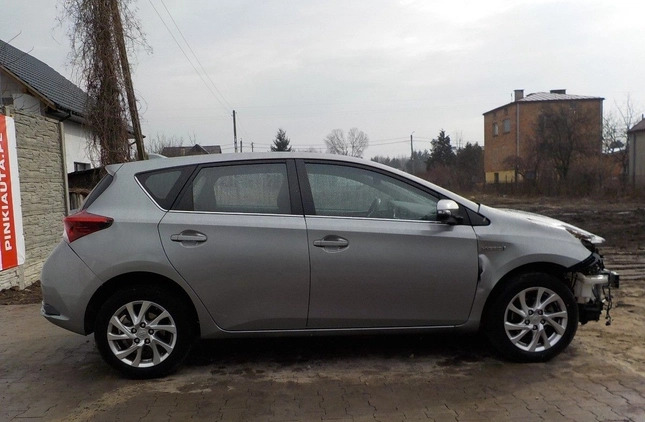 Toyota Auris cena 32900 przebieg: 114659, rok produkcji 2018 z Głubczyce małe 379